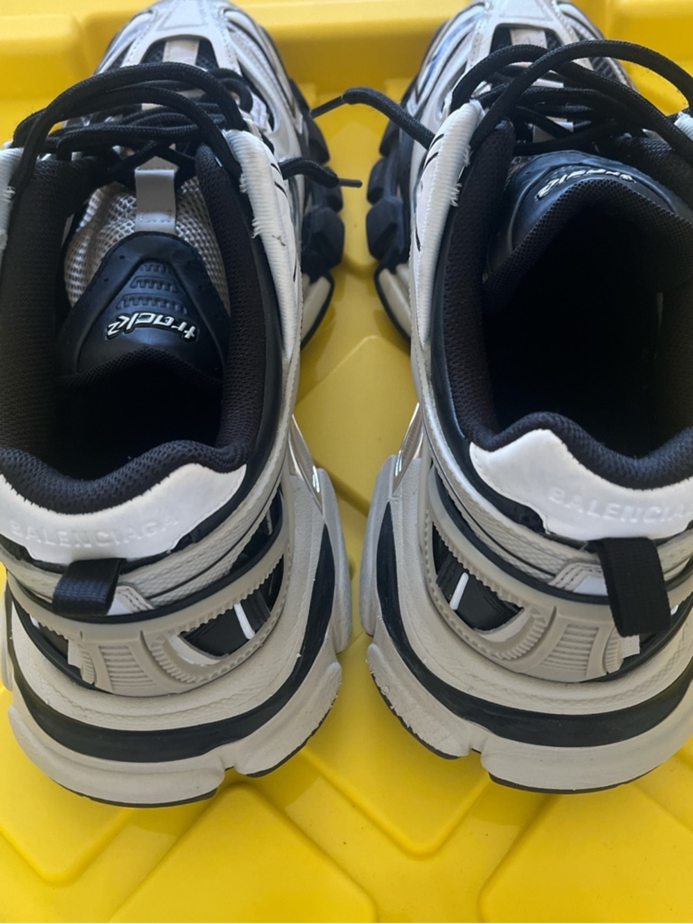Balenciaga Black and White Sneaker (Men's) - Picture 3 of 7